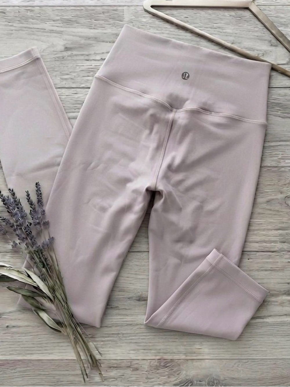 Lululemon Lavender Lux Align High Rise Leggings size 10 Activewear Yoga Gym - Picture 3 of 6